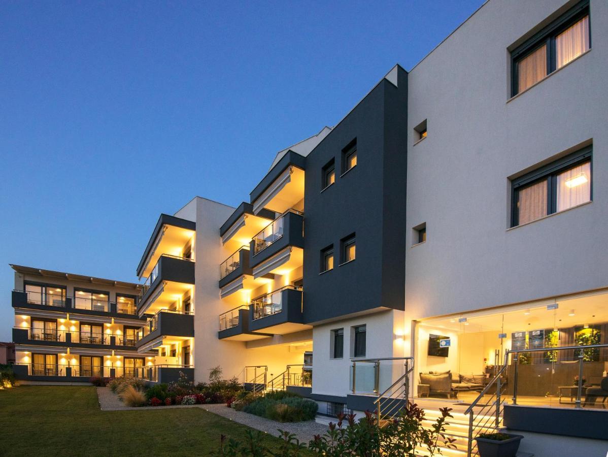 Botanica Luxury Suites ネオス・マルマラス エクステリア 写真