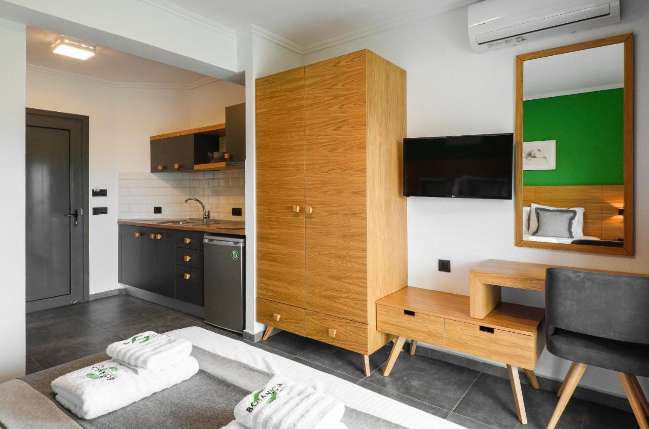 Botanica Luxury Suites ネオス・マルマラス エクステリア 写真