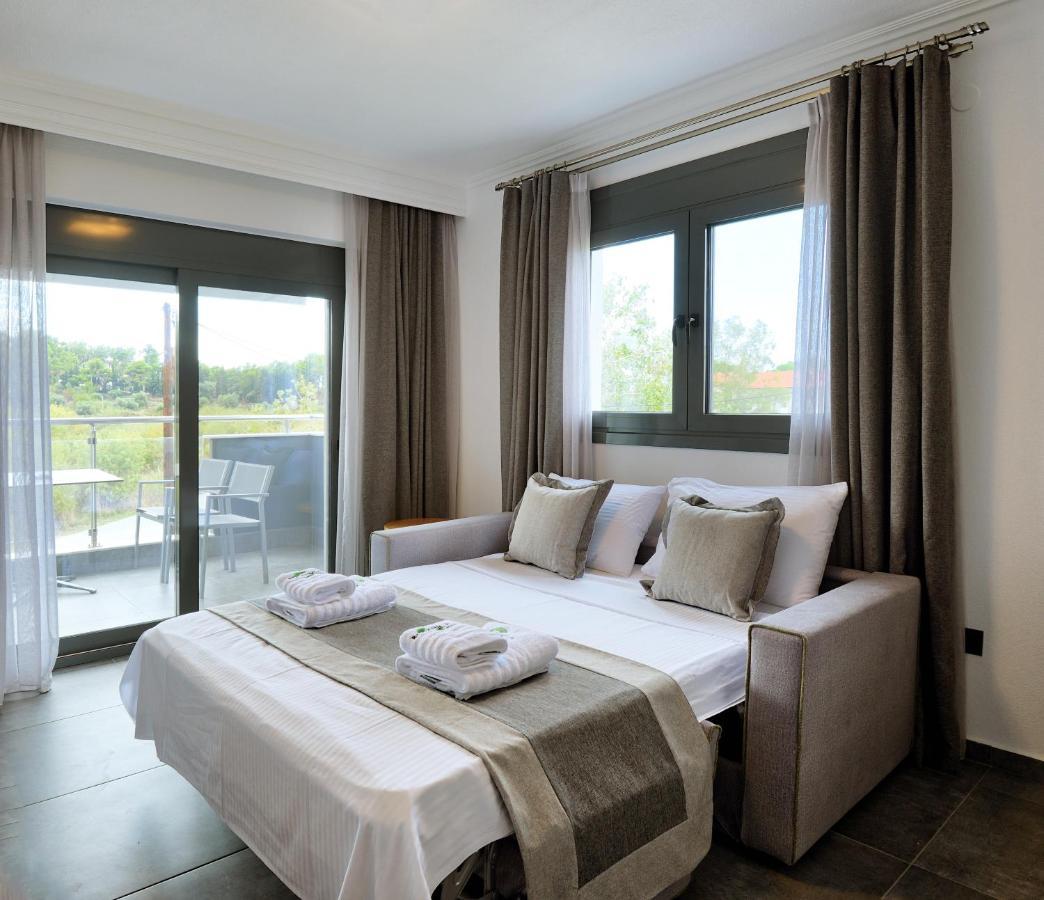 Botanica Luxury Suites ネオス・マルマラス エクステリア 写真